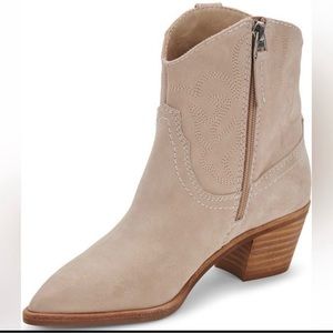 Dolce Vita Solow Western Booties Size 7.5 Beige Dune Suede